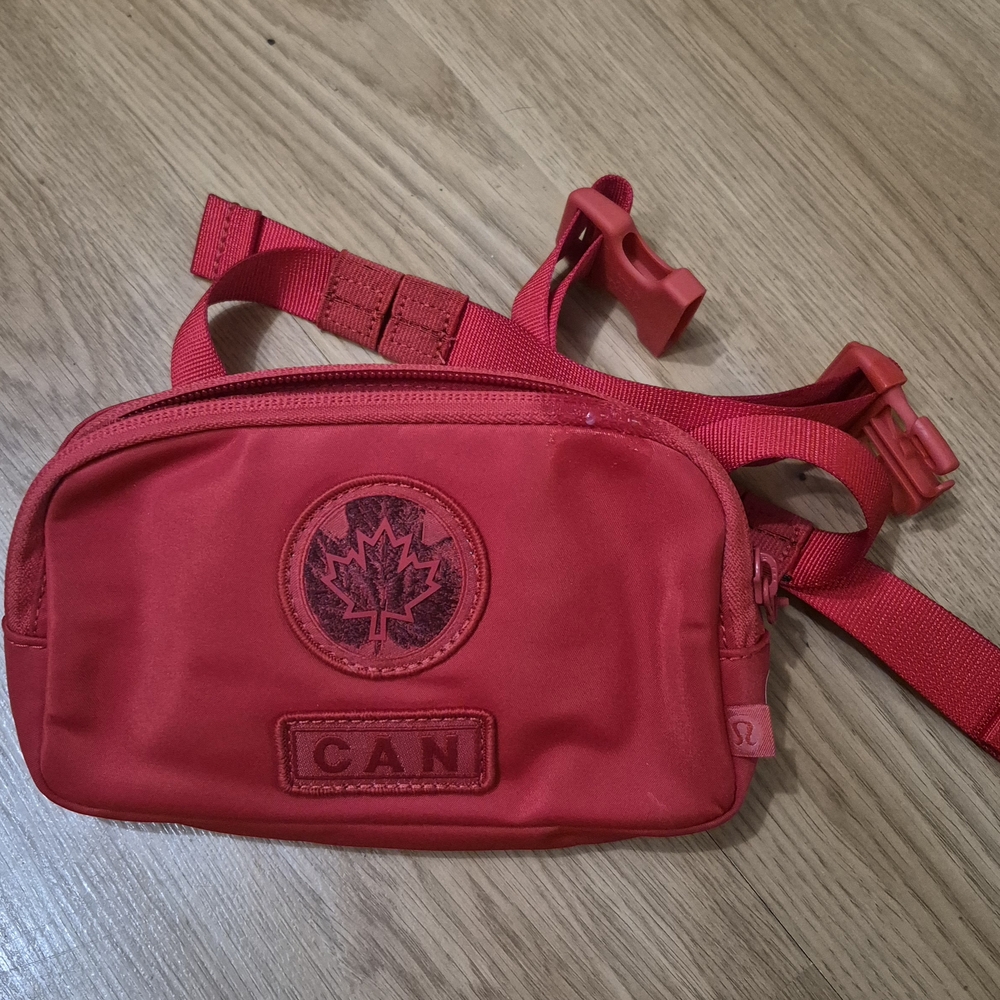 Lululemon Athletica NWOT Red Team Canada Belt Bag